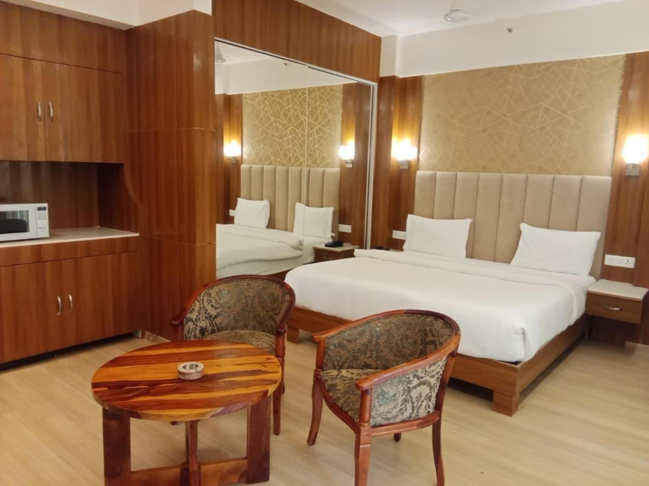 The Grace Residency, Lucknow Hotell Exteriör bild